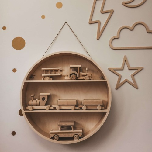 round wooden shelf