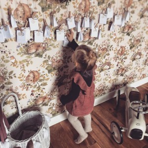 DEKORNIK - WALLPAPER LITTLE SLEEPY ANIMALS BEIGE